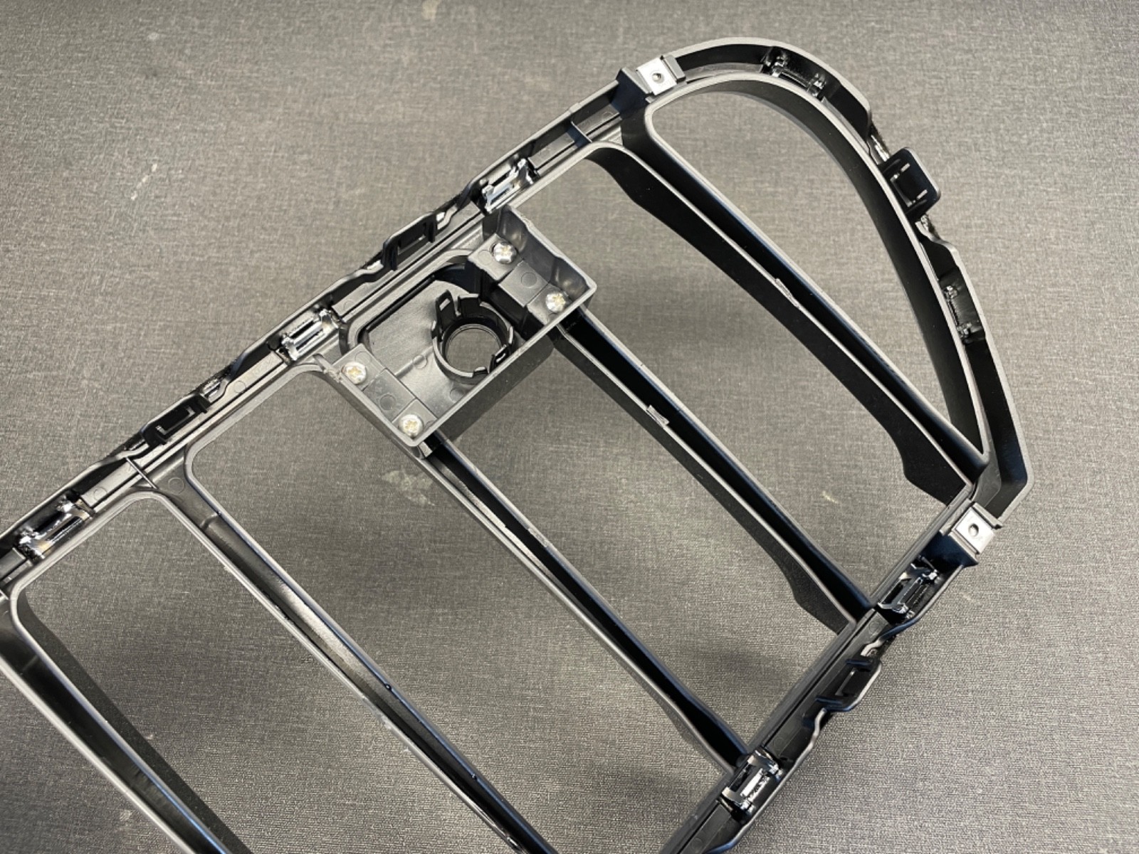 14-17 Maserati Ghibli Front Center Grille Trim Chrome Genuine OEM