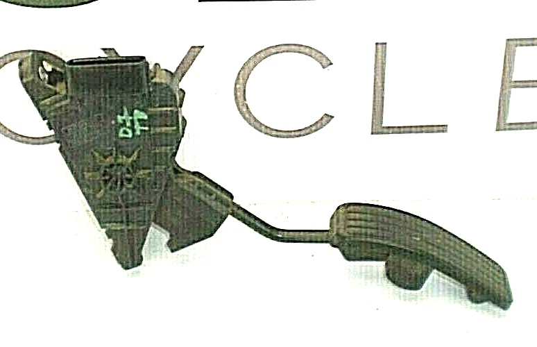 2006-07 SUBARU TRIBECA ACCELERATOR GAS PEDAL ASSEMBLY OEM P/N 36010XA000 - Image 2 of 4