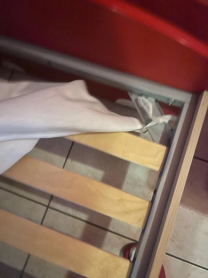 Letto semi castello rosso e bianco  - Immagine 3 di 4