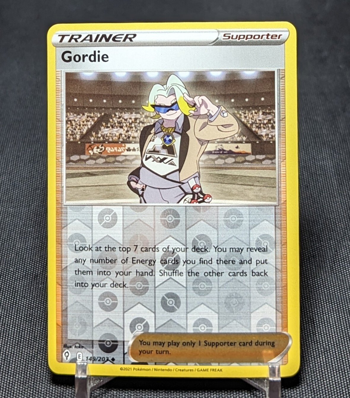 Gordie Trainer Supporter Reverse Holo 2021 Pokemon TCG Evolving Skies #149/203