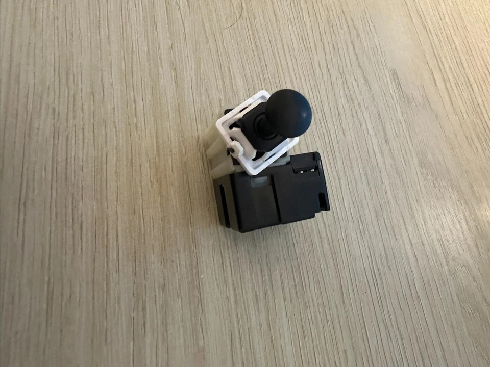 Genuine Chrysler 56038914AC Electrical Stop Lamp Switch - Image 3 of 4