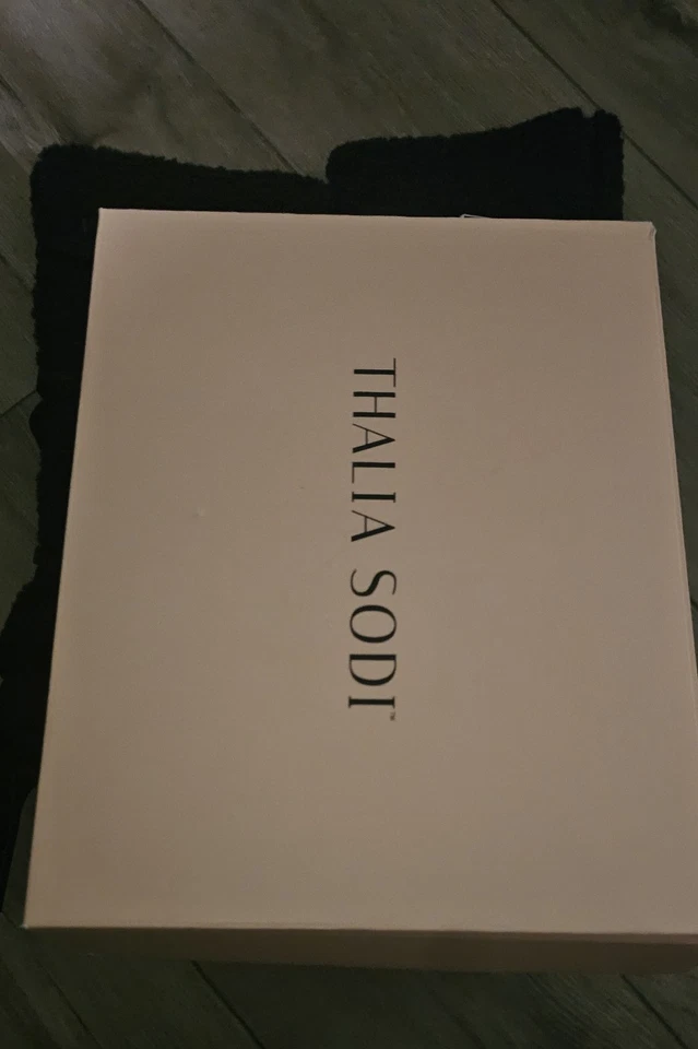 Botas Thalia Sodi “Rikka” negras de tacón medio de la pantorrilla 5,5 M | Detalle envolvente Sherpa | Foto 4 de 4