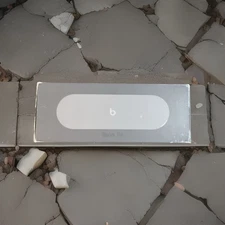 Beats Pill Kim Kardashian Edition Speaker