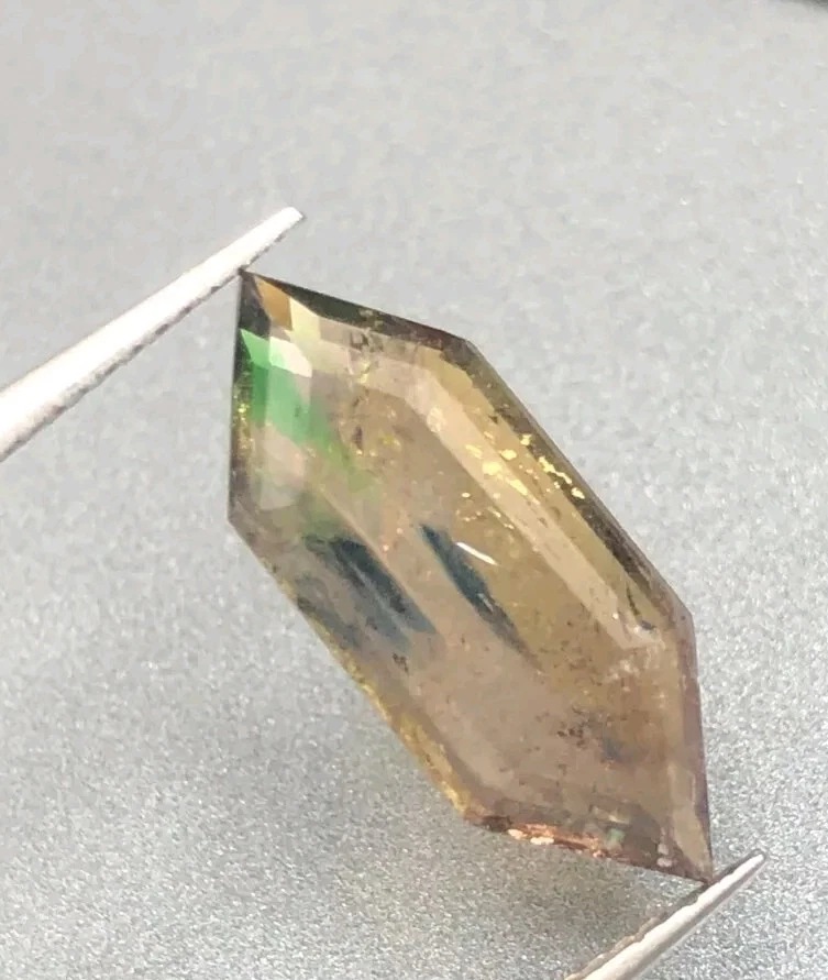 3.35ct Beautiful Natural Bluesh and Green Dots Rare Axinite  From Pakistan - Image 4 of 4