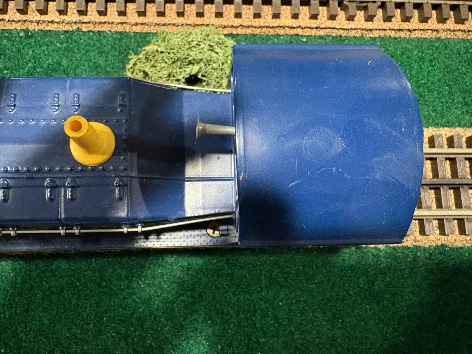 Lionel 624 Vintage O Chesapeake & Ohio  NW-2 Powered Diesel Locomotive - Image 4 of 4