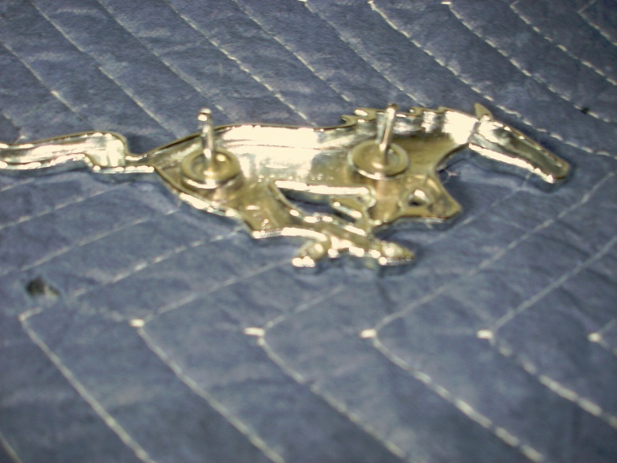 NOS GENUINE 1971 1972 FORD MUSTANG D1ZB-8216-A Chrome Horse Emblem