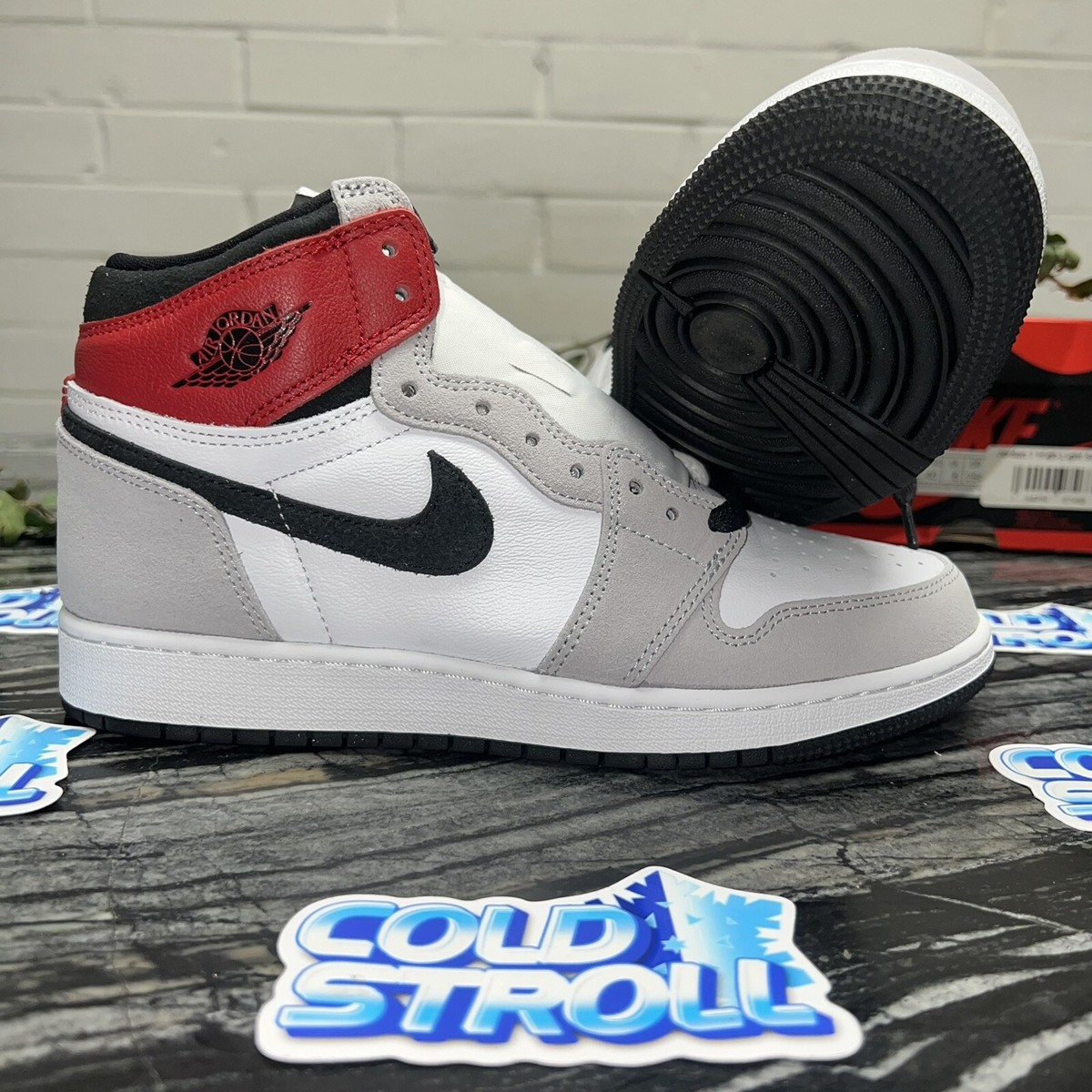 Size 7Y (GS) - Jordan 1 Retro OG High Smoke Grey Jordan Air Jordan 1 Retro High OG  main image 3