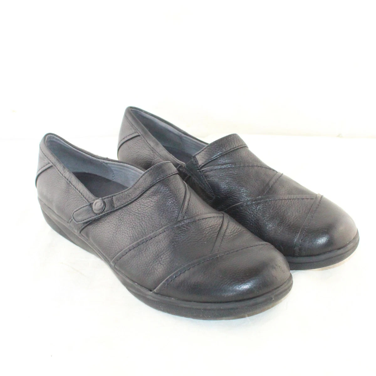 Baretraps store black shoes