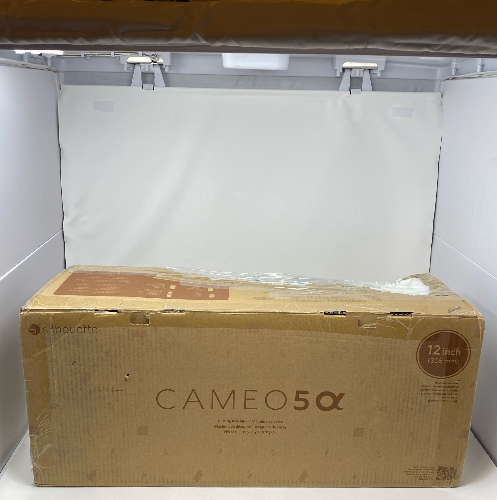 Silhouette America Cameo 5 Alpha Smart Cutting Machine 12-Inch - Classic White