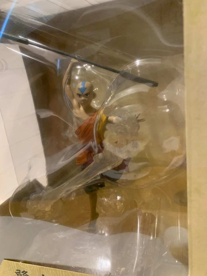 Avatar the Last Airbender Aang Gallery Diorama Figure Statue Diamond Select - Image 2 of 4