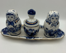 Matryosha Russian Doll Gzhel Porcelain Salt & Pepper Condiment Set With Tray