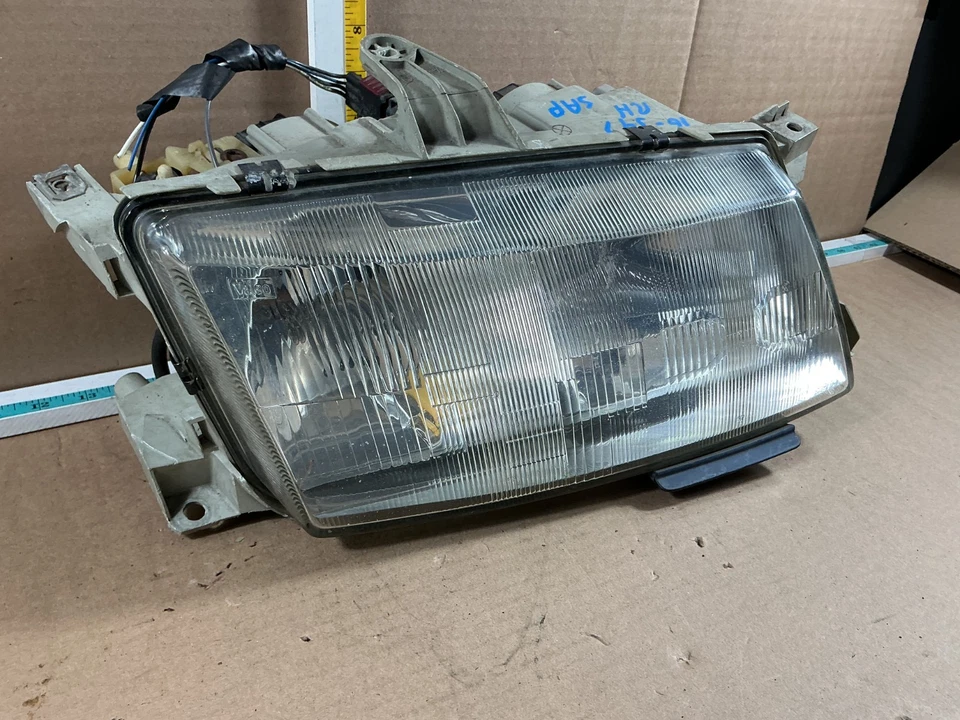 Conjunto de faros delanteros derecho pasajero Saab 9-5 1999-2001 Foto 3 de 4
