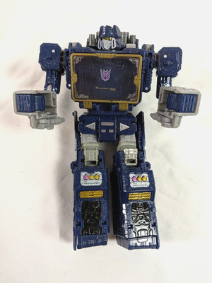Hasbro Transformers Soundwave Siege Voyager Class