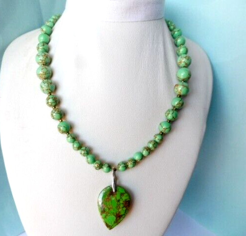 Collier en turquoise cuivrée, le bijou bohème chic en argent pour vos vacances