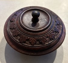 Carved Wooden Bowl with Lid 6  Leaf Pattern