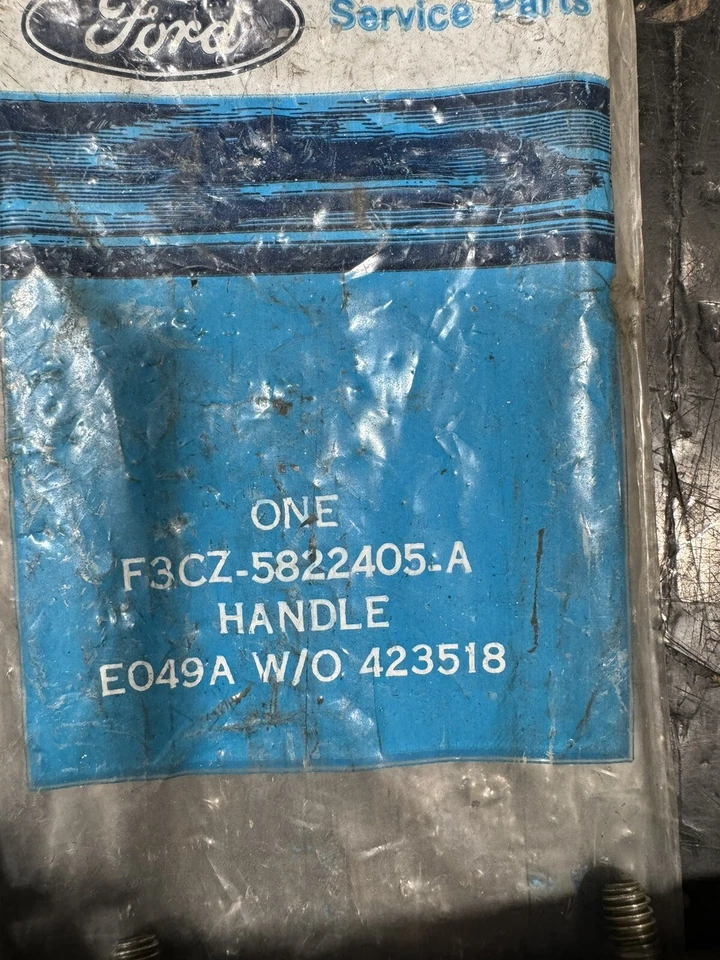 Juego de 2 manijas de puerta exterior delanteras izquierda derecha FORD ESCORT 91-96 NUEVO OEM Foto 2 de 4