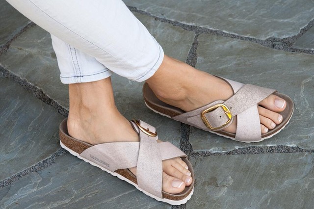 birkenstock siena big buckle washed metallic rose gold
