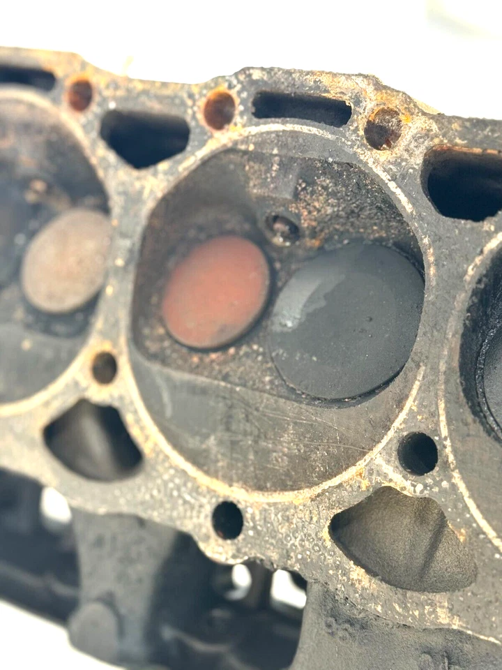 GMC K2500 350 TBI 1995 V8 culata usada buen estado para renovación Foto 4 de 4