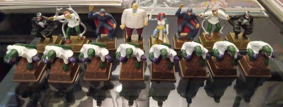 Marvel Comics Chess complete set various characters heroes vs villains - Image 2 of 2