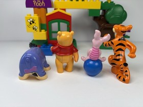LEGO Duplo 2987 Winnie The Pooh  Welcome To The Hundred Acre Wood 1999 Complete