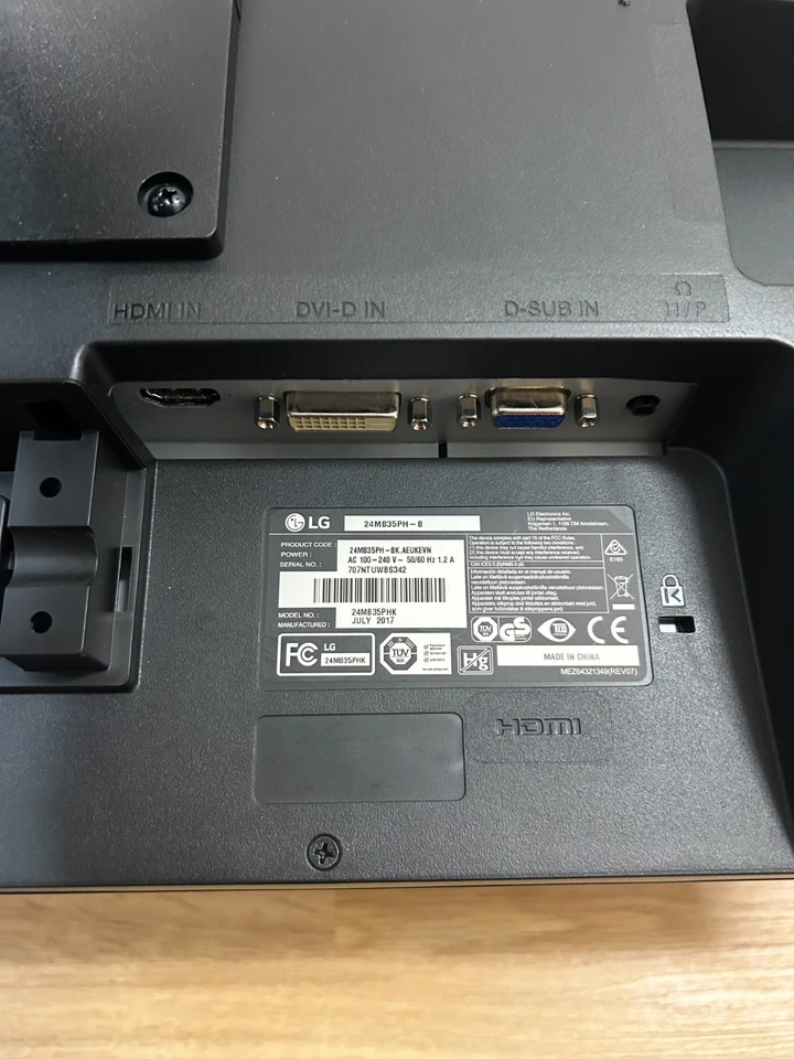 Bildschirm / LG 24MB35PH-B / 23,8 Zoll /  FHD IPS 5ms Schwarz / HDMI , DVI, VGA - Bild 2 von 2