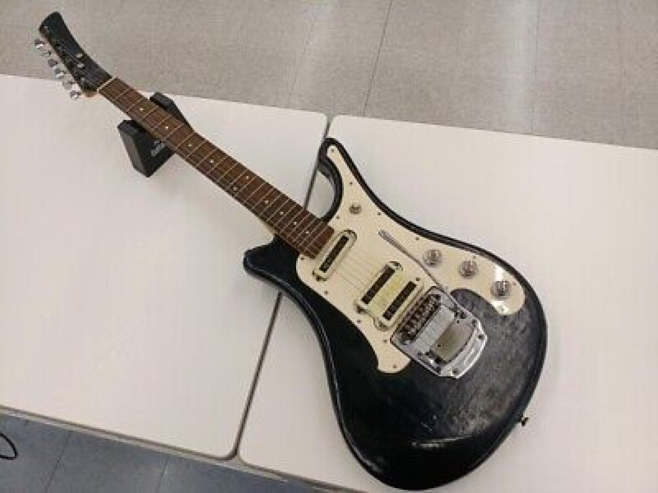 YAMAHA SGV300 Electric Guitar Black Used From Japan JUNK