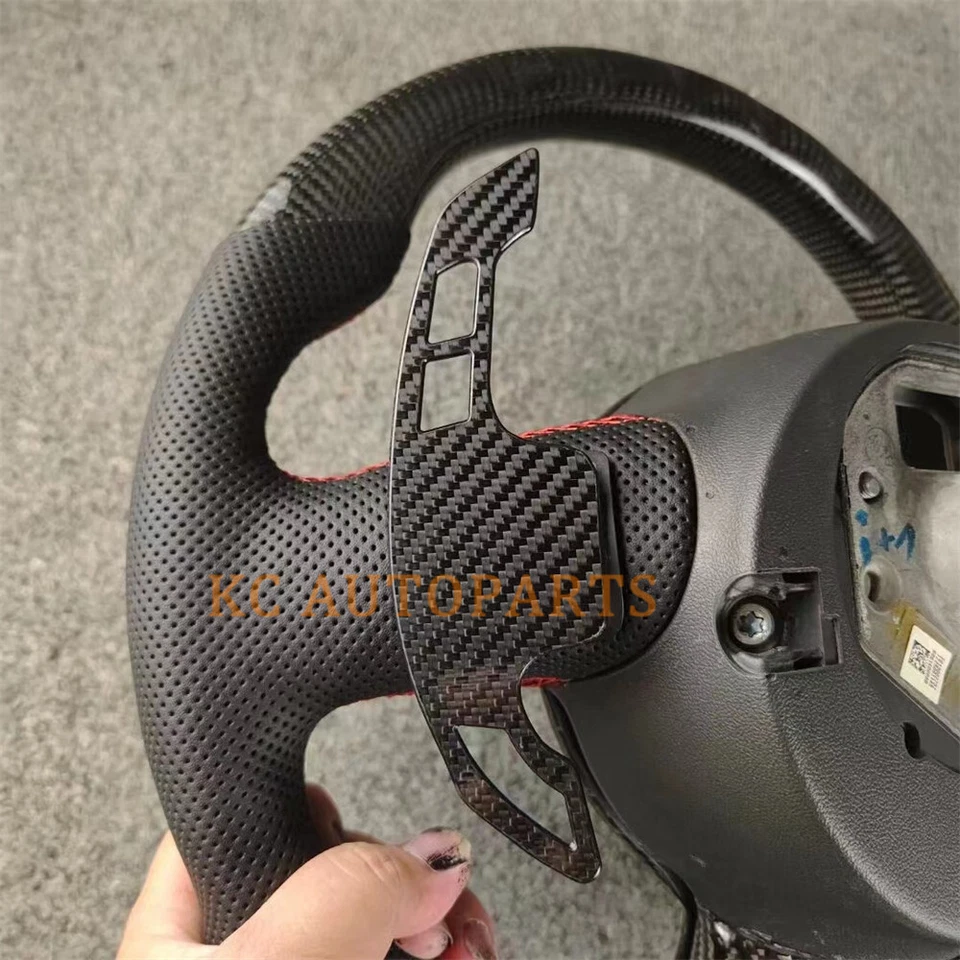 Volante de fibra de carbono costuras rojas para Audi TT R8 2008-2015 con paletas Foto 4 de 4