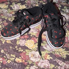 Heelys Black/Red Polka Dot Low Top Lace-Up Ca...