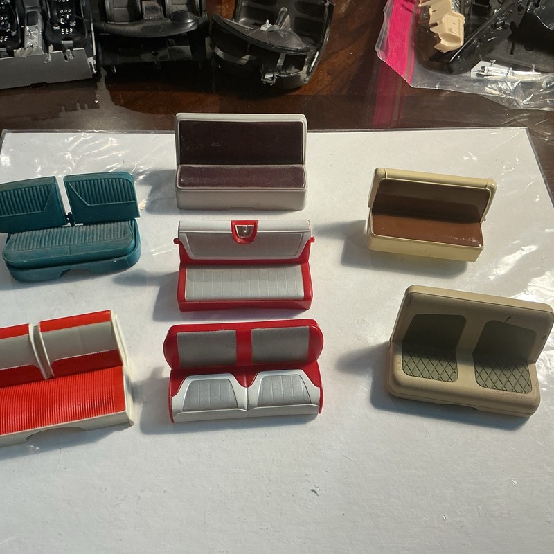 1/18 Bench Seats For Parts Or Restoring