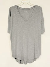 Time and Tru Women's Shirt Size Large Relaxed Fit Gray Stretch Knit V-Neck