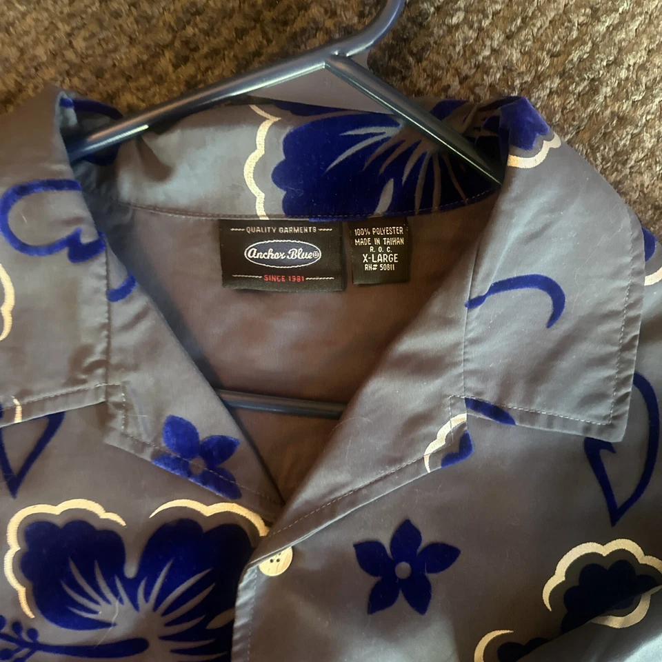 Anchor Blue Mens Gray Hawaiian Shirt Extra Large Blue Floral Hibiscus Print XL - Image 3 of 4