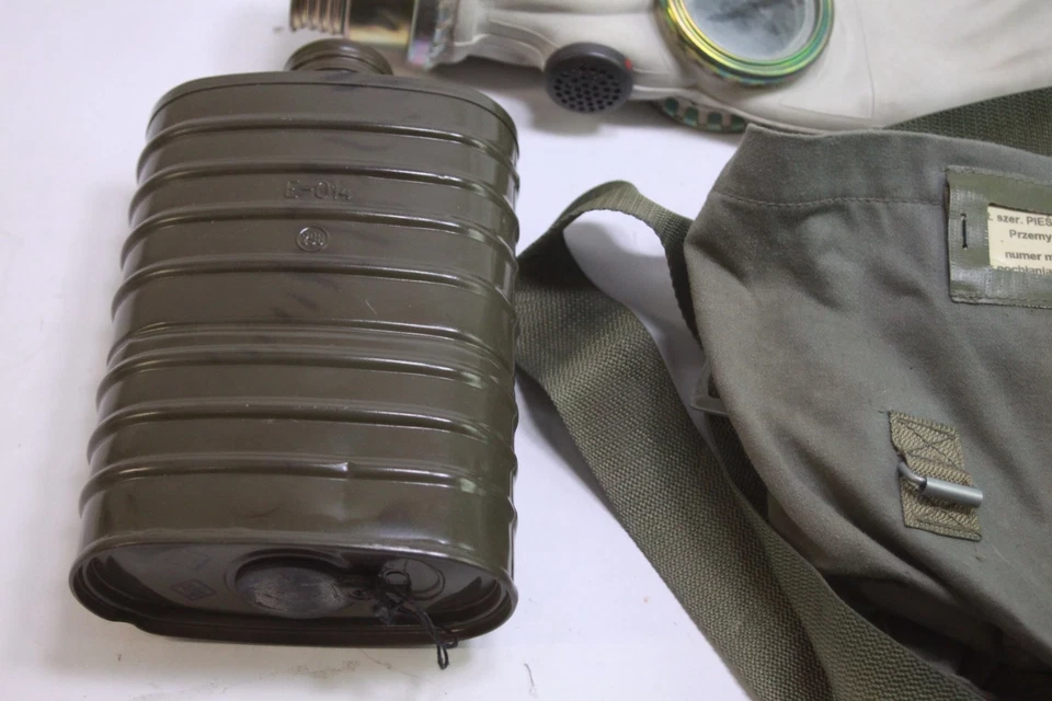 Polish SzM-41M KF Military Gas Mask W/Filter, Hose, & Bag - Image 2 of 4