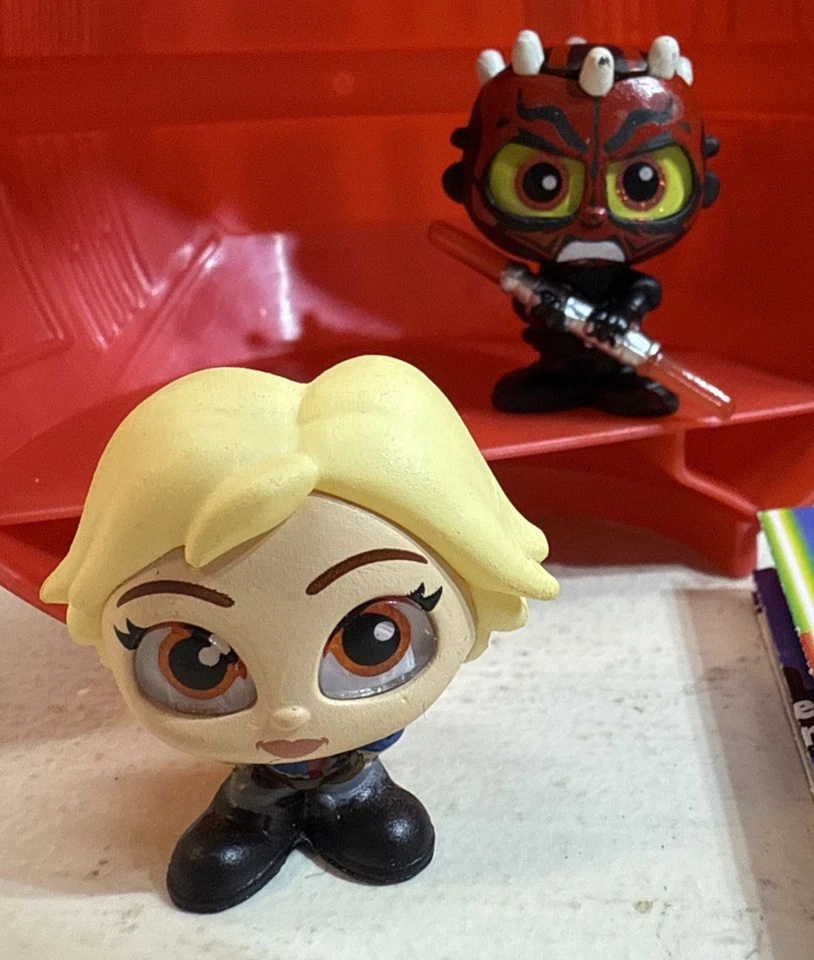 Disney Star Wars Doorables Serie 2 Lote de 4 + Estrella Roja de la Muerte NUEVO #4 Foto 2 de 3