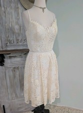 NWT Gigi's Closette Ivory Floral Lace Dress, 6