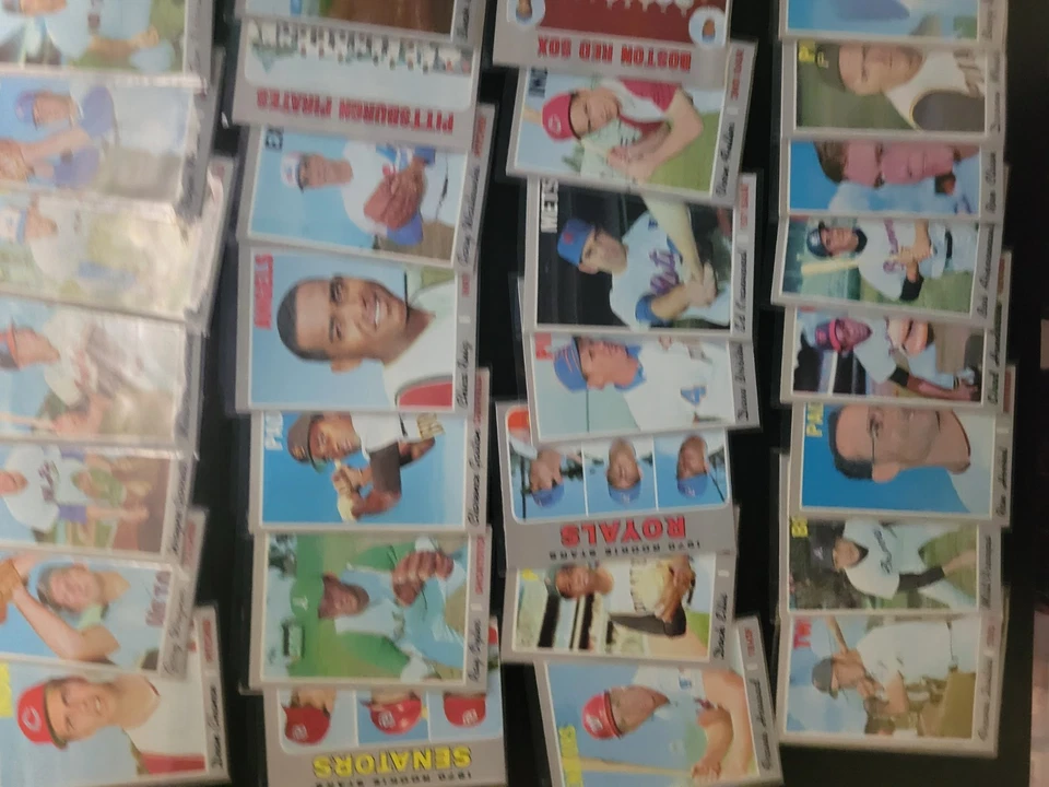 1970 Topps Baseball Cards - 56 Scarce High Numbers - EX or Better - #526 to #633 - Image 3 of 4