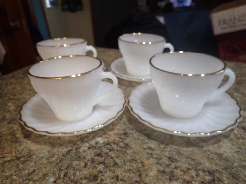 Set of 4 Vintage Anchor Hocking Tea Cups and Saucers Milk Glass Gold Rim