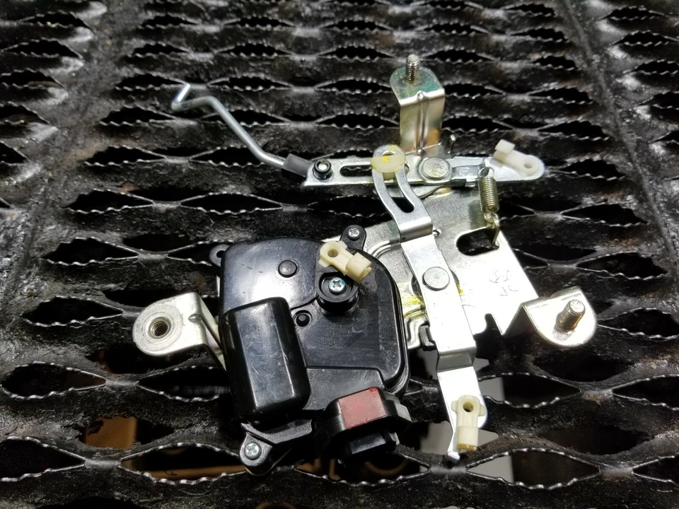 06 07 08 09 HYUNDAI TUCSON MALETERO TRASERO VIDRIO BLOQUEO ELÉCTRICO ACTUADOR OEM Foto 3 de 4