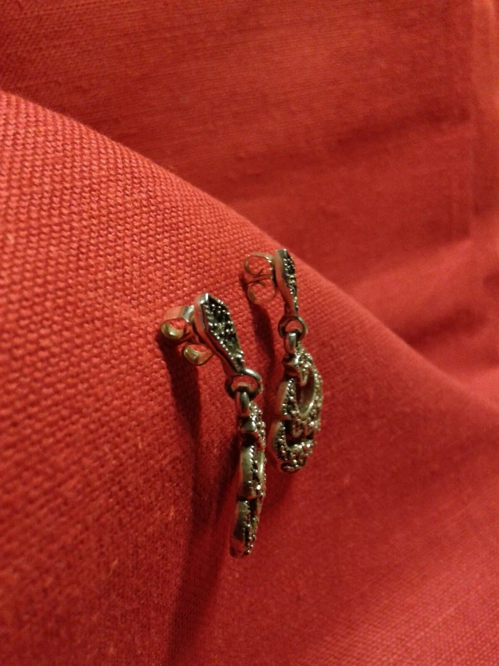 Orecchini pendenti in Argento 925 con marcasite  - Immagine 2 di 4