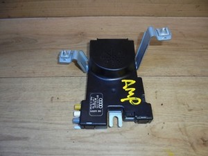 AUDI A3 2005 RADIOANTENNE ANTENNE SIGNAL VERSTÄRKER MODUL 8P4035225