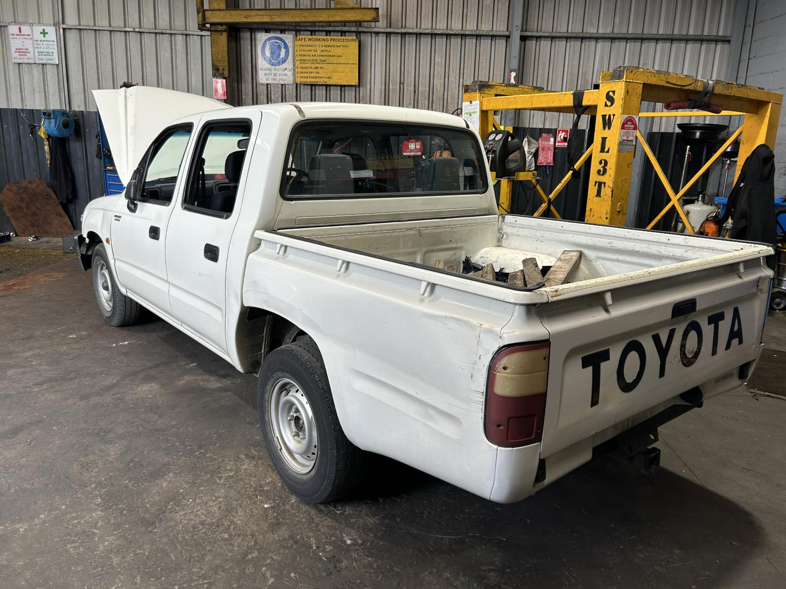 Toyota Hilux A/C Compressor RZN149 09/1997-03/2005 - thumbnail 11