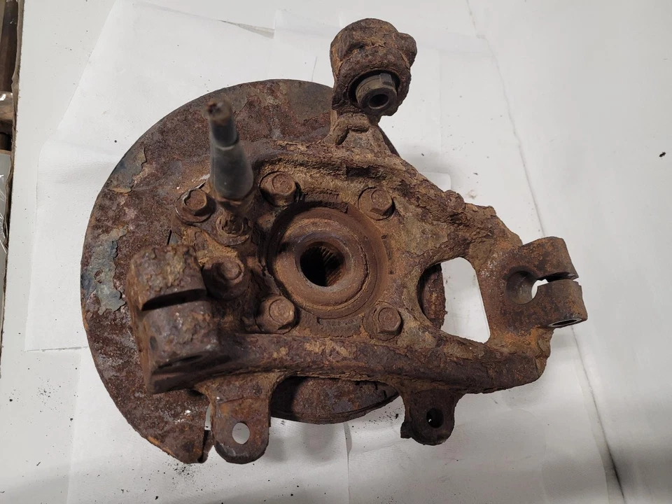 Used Front Wheel Hub fits: 2005 Nissan Pathfinder Front 4x4 6 cylinder hub only - Image 2 of 4