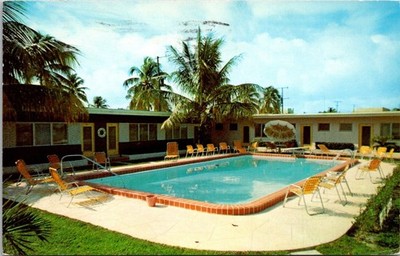 Vintage Postcard Com-see and Stay Town Cabana Pool Hollywood Beach Florida E3