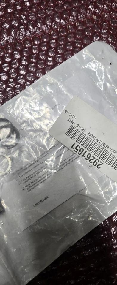 Sensor inductivo Allen Bradley 871C-DH8M18-D4, barril pequeño miniatura - Ilinois  Foto 2 de 4