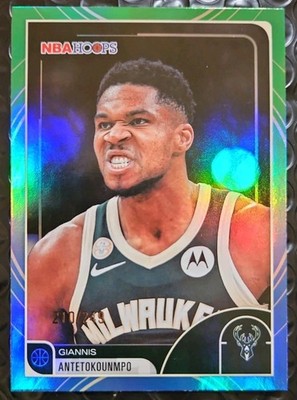 2025-26 Topps NBA HOOPS Giannis Antetokounmpo #165 Green And Blue 210/249 Bucks