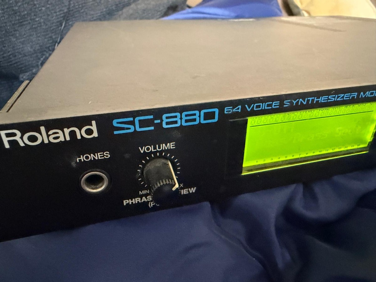 Used Roland SC-880 64 Voice Synthesizer Module excellent condition
