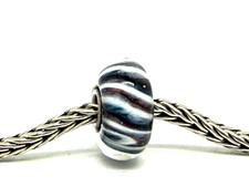 Trollbead Unique " Grey Wolf " Trollbead 10034
