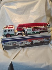 2000 Hess Fire Truck w/ Extension Ladder  Lights In Original Box