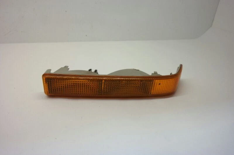 1998 - 2005 CHEVROLET BLAZER ВОДИТЕЛЬ ЛЕВЫЙ ПАРКОВОЧНЫЙ ФОНАРЬ OEM НИЖЕ ФАРЫ - Изображение 3 из 4