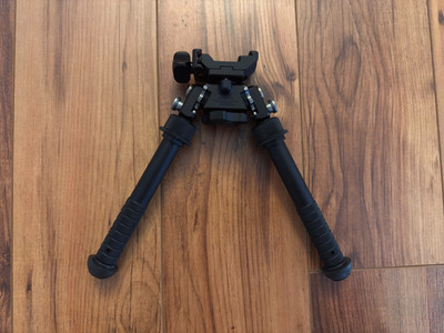 Atlas PSR BT46-LW17 Bipod with RRS Arca/Pic Screw Knob Head