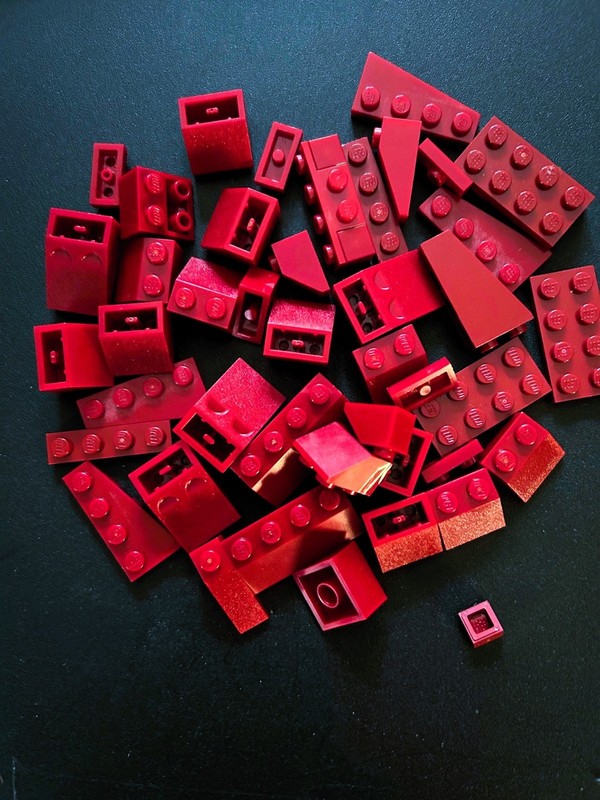 LEGO BURGANDY BRICKS ROOF PEICES LOT OF 40 